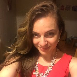 Meet your Posher, Mona